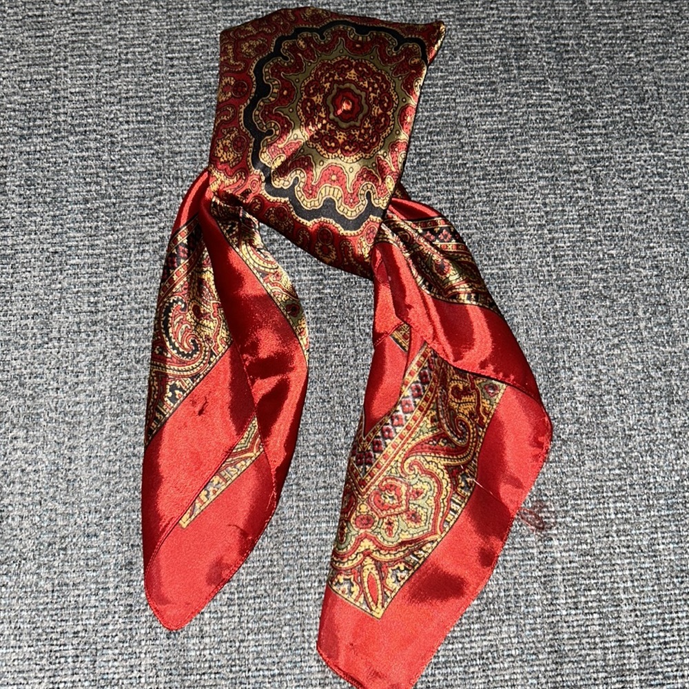 Scarf - Picture 2 of 4